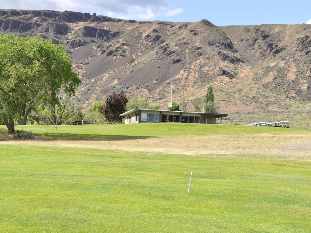 Clubhouse from hole 8