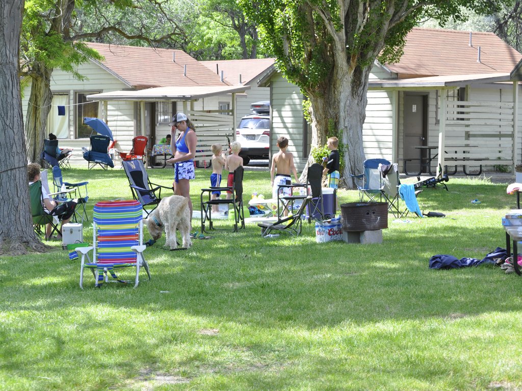 Family fun in the lakeside cabins