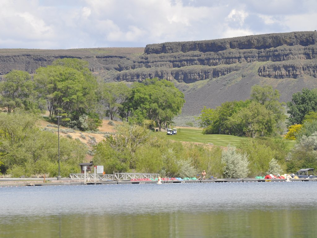 Golf course hole 7 from Park Lake