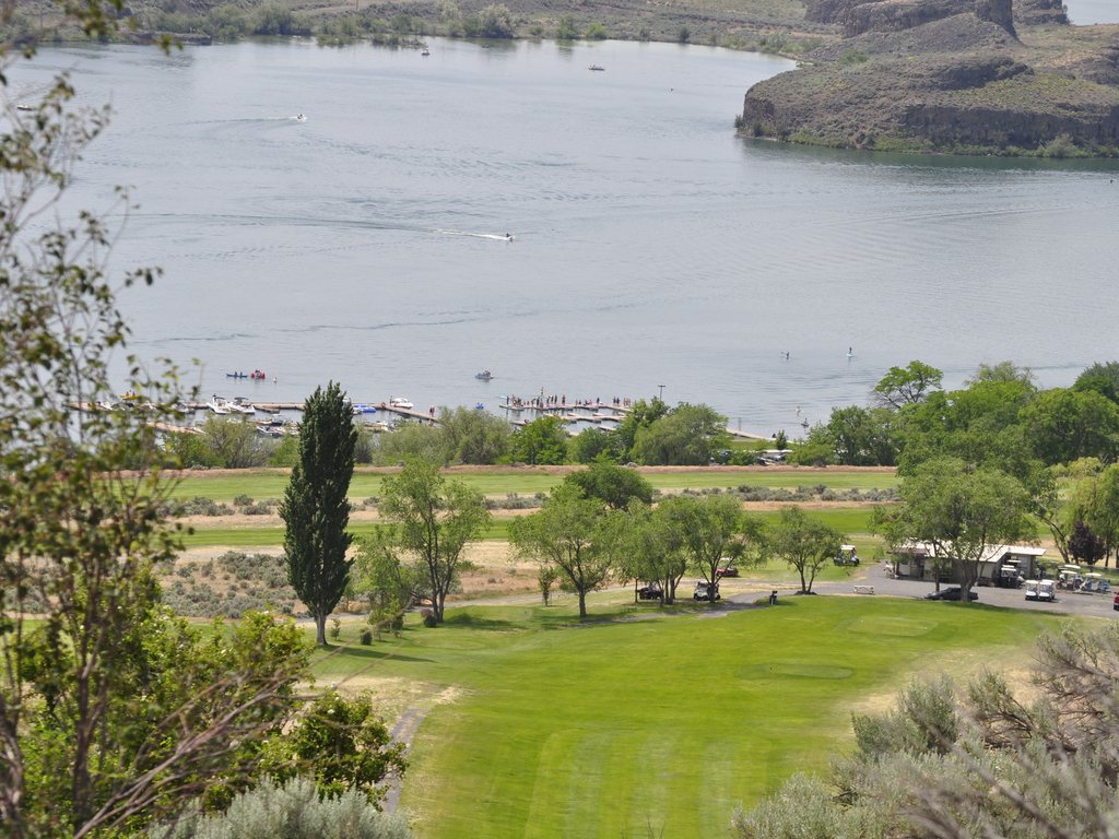 Golf course overlooking Park Lake