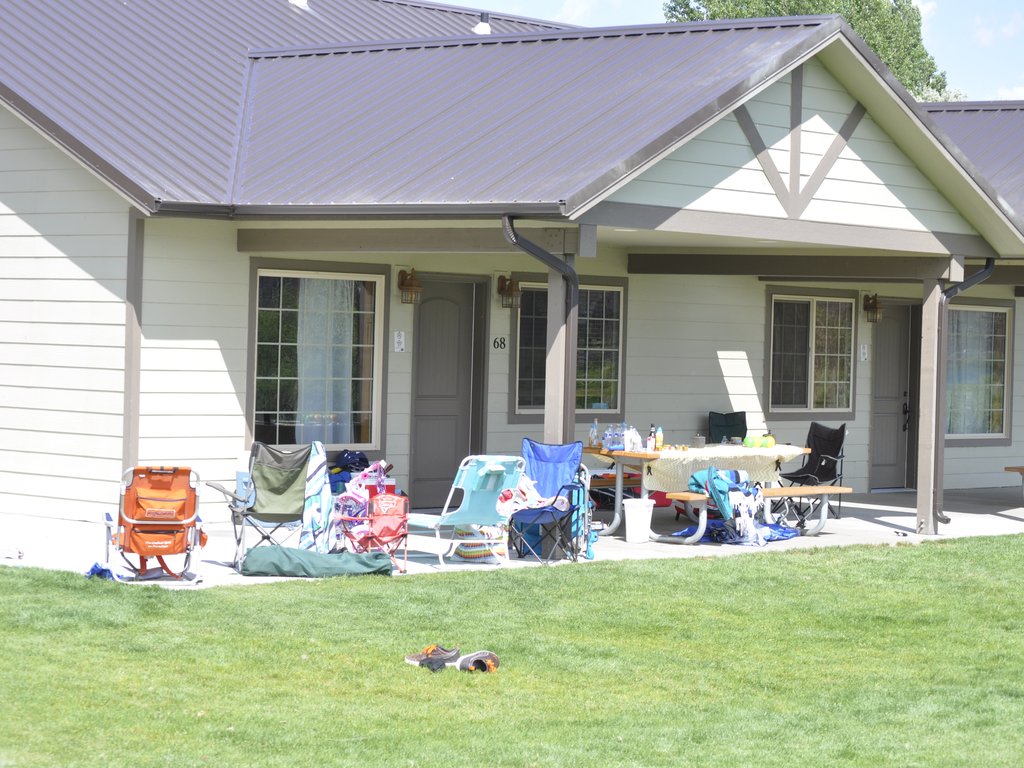 Lakeview cabin patio