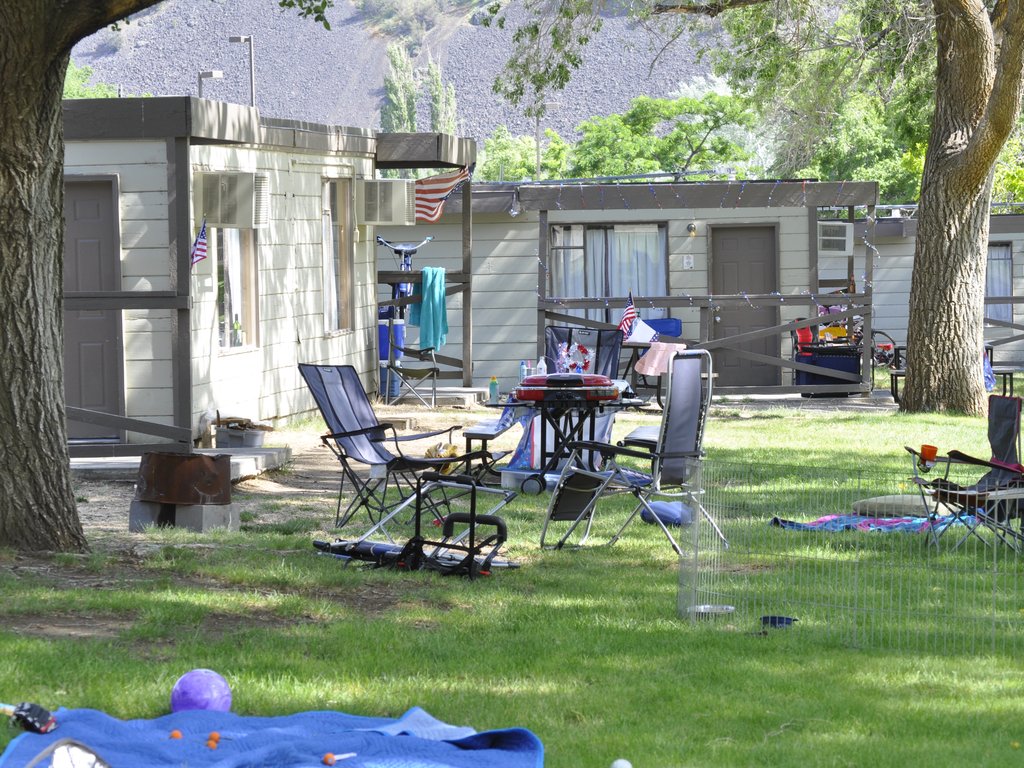 Poolside cabins on 4th of July
